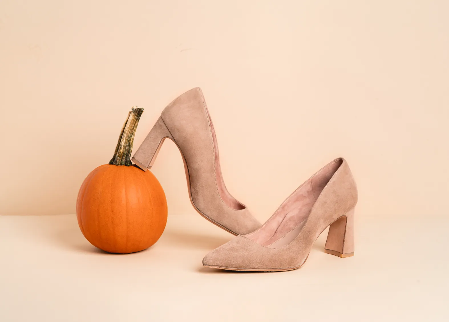 [SAMPLE] Tenacious Tan Suede Block Heel Pump